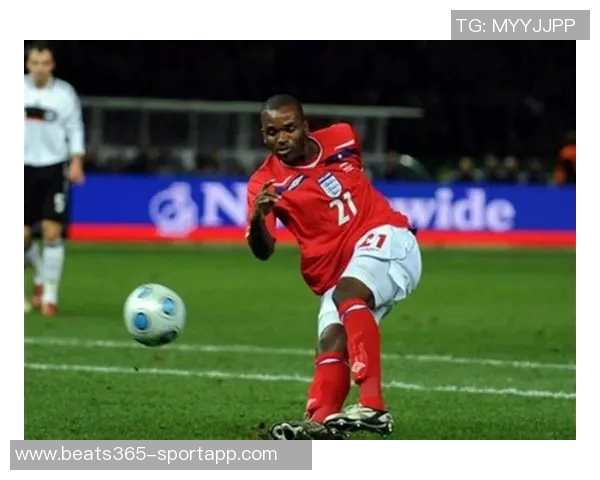 达伦本特回顾英超辉煌与国家队短暂经历的对比与反思